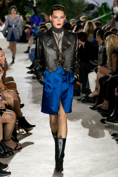 Look 13